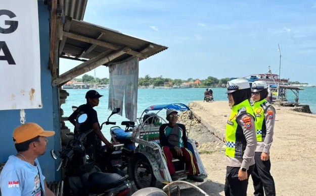 Kegiatan Polantas Menyapa di Pelabuhan Kalianget, Sumenep