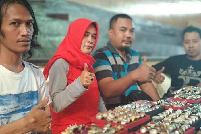 Antusias masyarakat Pacitan terhadap batu akik masih cukup tinggi.