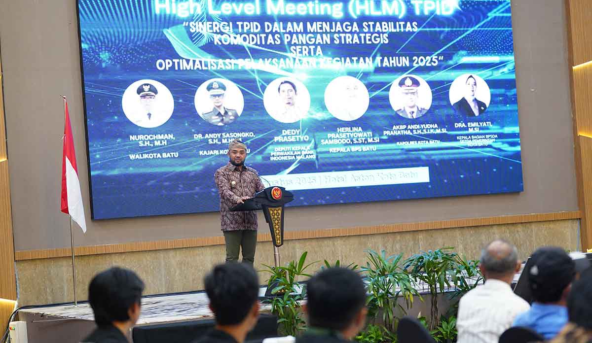 Wakil Wali Kota Batu saat memberi sambutan.