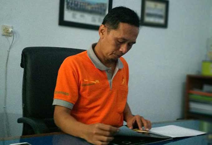 Djoko Hariyanto, Kabid Pengelolaan Sampah dan Limbah B3 DLH Pacitan. foto: Yuniardi Sutondo/ BANGSAONLINE