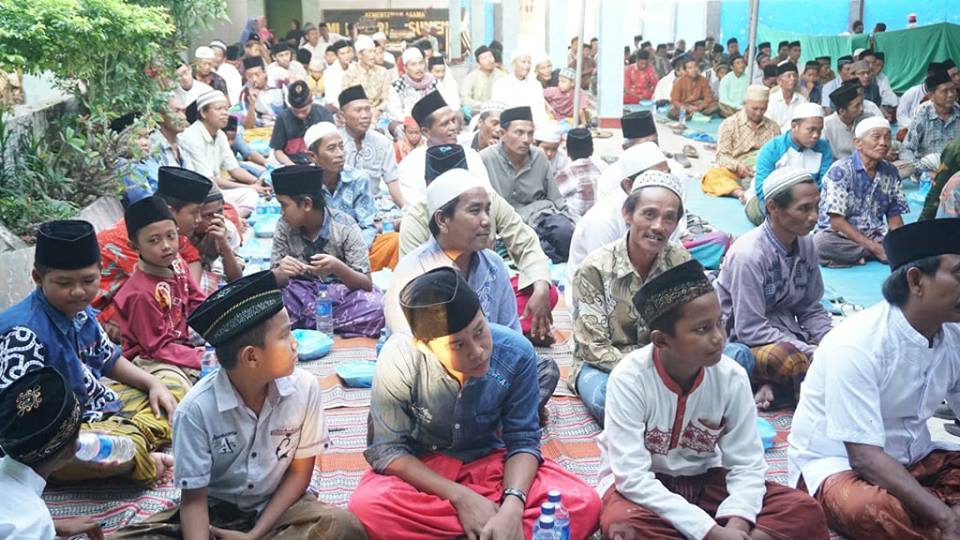 Massa Pengajian Akbar Peringatan Nuzulul Quran di Desa Tanjung Kecamatan Saronggi Kabupaten Sumenep yang didukung SKK Migas dan Kontraktor Kontrak Kerja Sama (KKKS) PT Energi Mineral Langgeng (EML) . Foto: istimewa