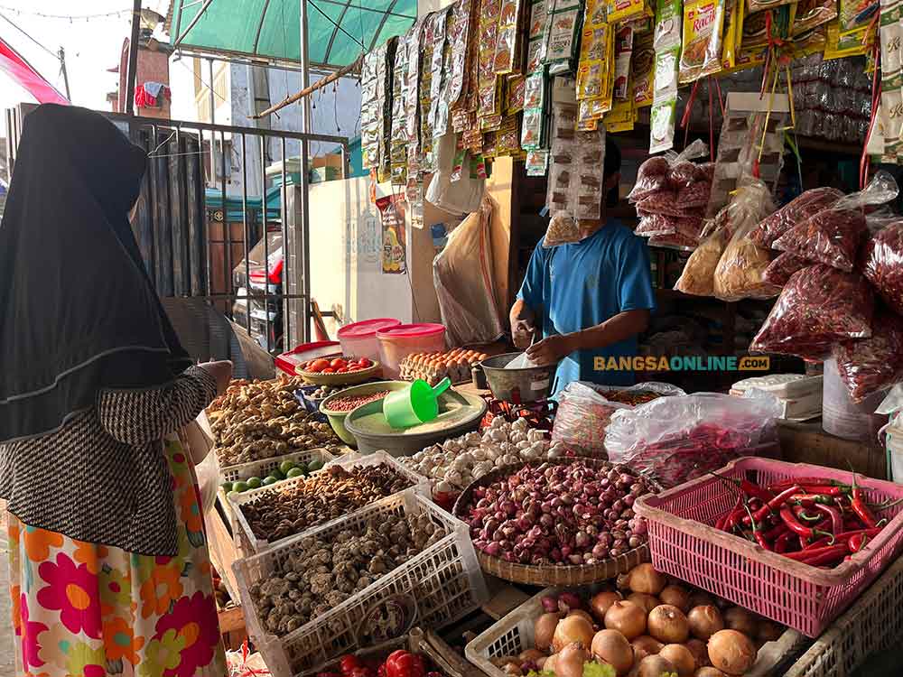 Harga cabai merah besar di Jawa Timur hari ini mengalami kenaikan. Foto: Sulthon/Bangsaonline.