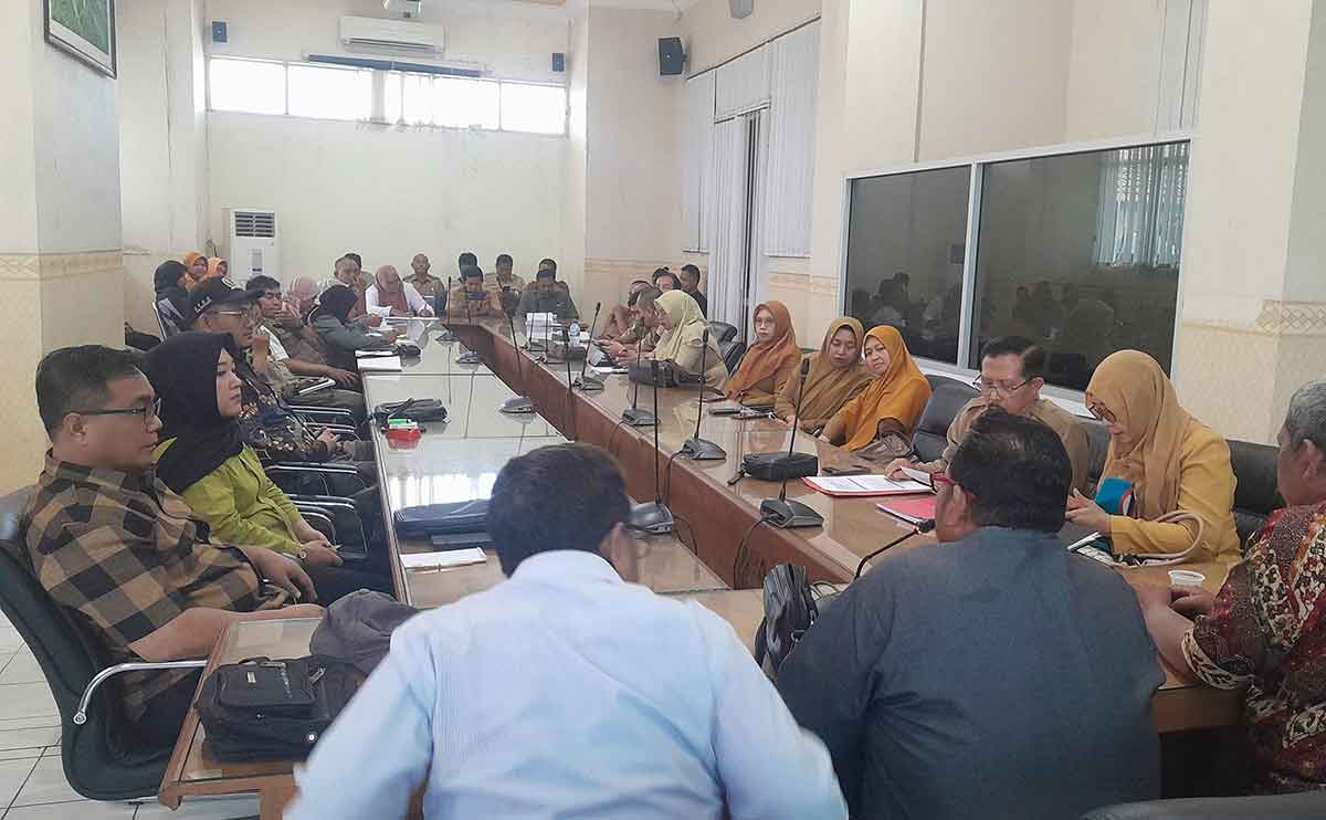 DPRD Situbondo Desak Pemkab Tetapkan Status Darurat PMK