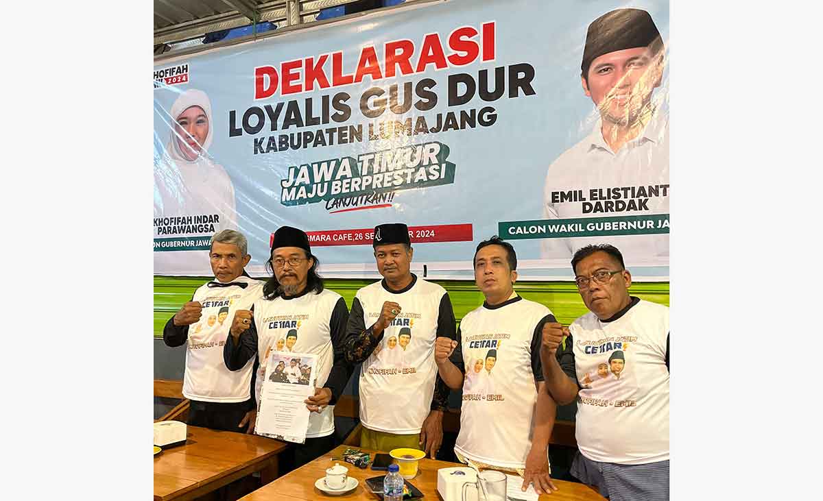 Barisan Loyalis Gus Dur di Lumajang saat deklarasi dukungan kepada Khofifah-Emil di Pilgub Jatim 2024.