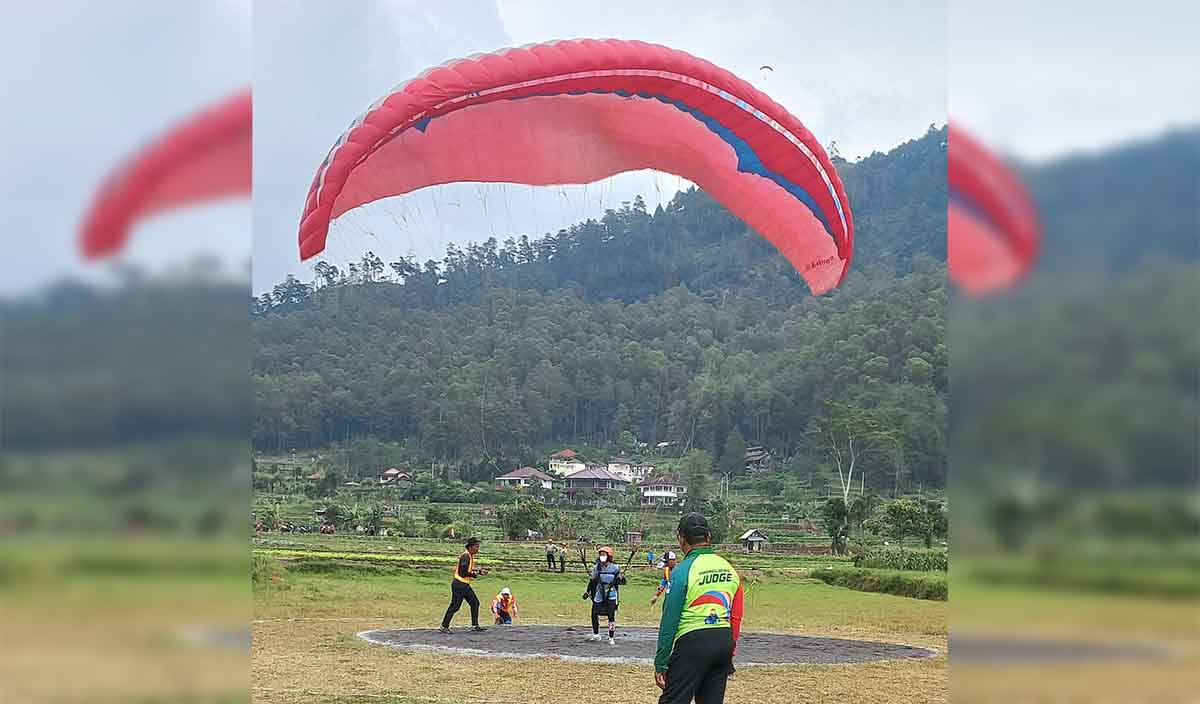 Peserta Kejuaraan Batu International Tourism Paragliding Festival 2023.