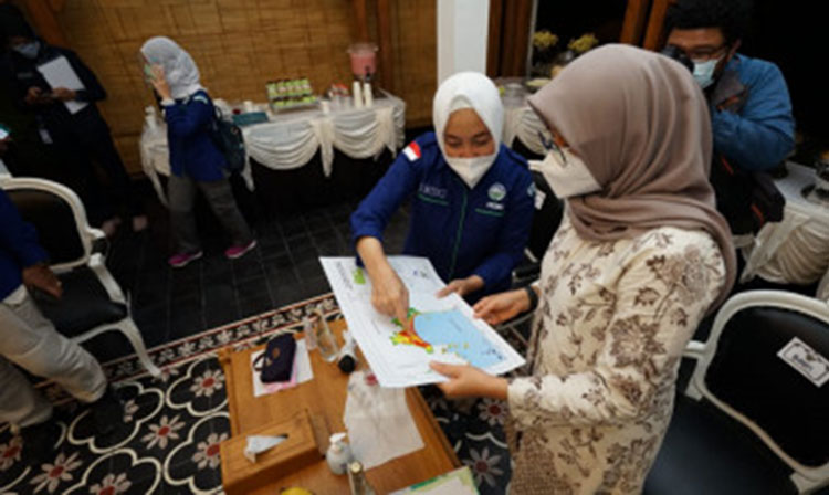 Kepala BMKG Indonesia Dwikorita Karnawati mengunjungi Banyuwangi dan bertemu dengan Bupati Ipuk Fiestiadani, Kamis (4/3/2021) malam. (foto: ist)