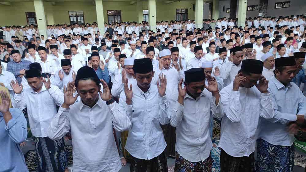 Ponpes Al Falah Gelar Salat Id Jumat, Pengasuh: Berdasarkan Metode Hisab