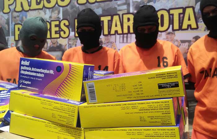 Edarkan Obat Batuk untuk "Ngefly", Empat Orang Diamankan Polres Blitar Kota