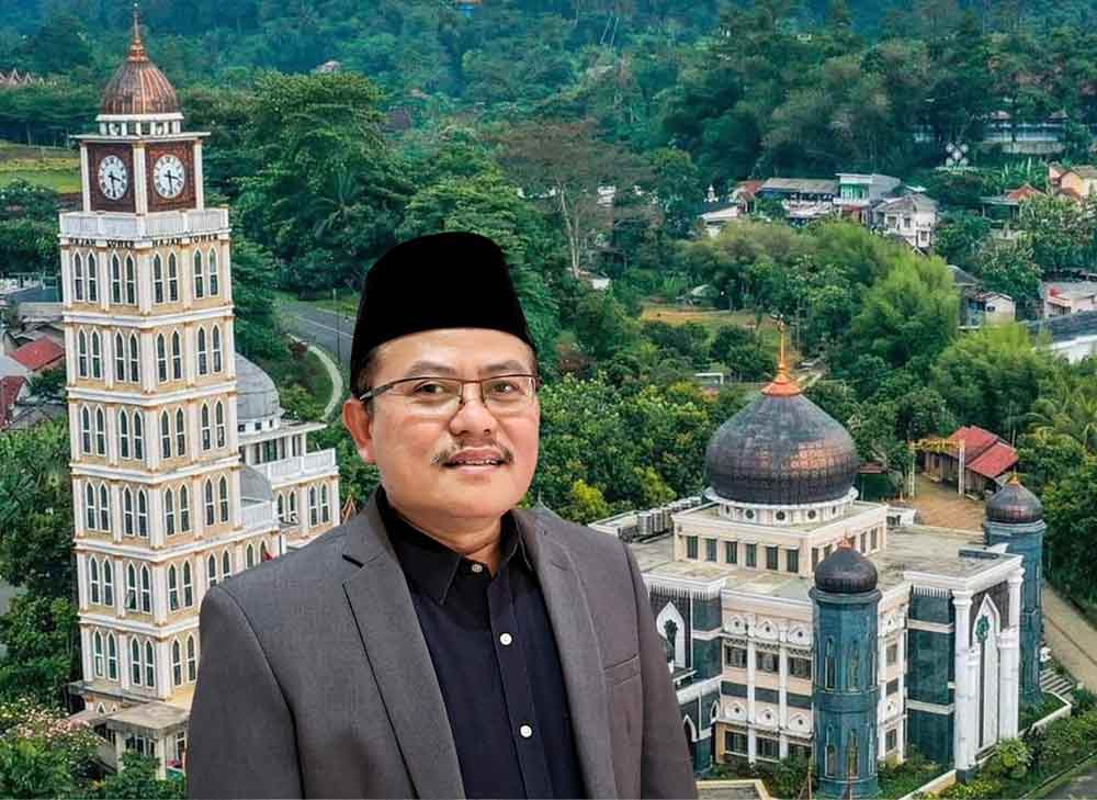 Khariri Makmun.