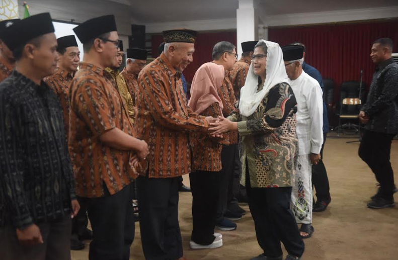 Pj Zanariah Kukuhkan Pengurus FKUB Kota Kediri Masa Bakti 2024-2029