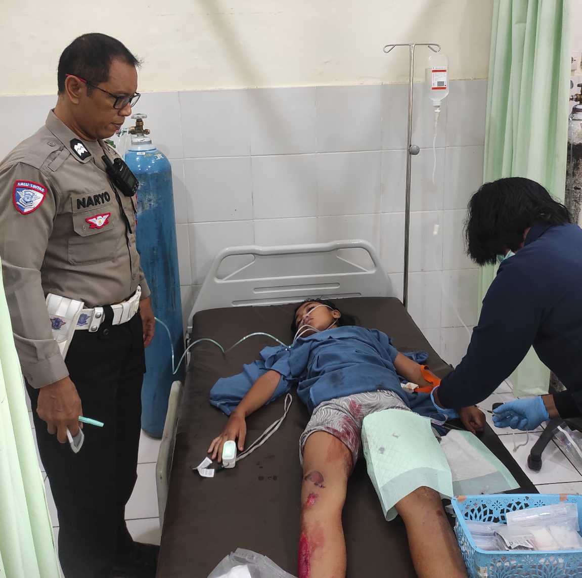 Salah satu korban selamat yang kini tengah mendapat perawatan