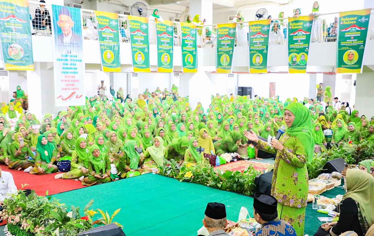 Lantik PW dan 6 PC Muslimat NU di Sulawesi Selatan, Khofifah Ajak Bangun 4 Ukhuwah