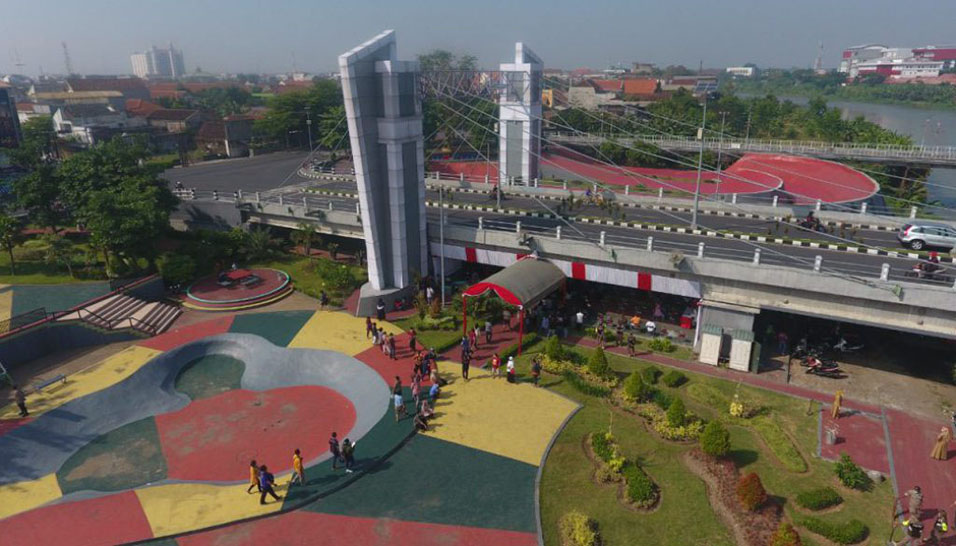 Taman Brantas merupakan salah satu wisata di Kota Kediri.
