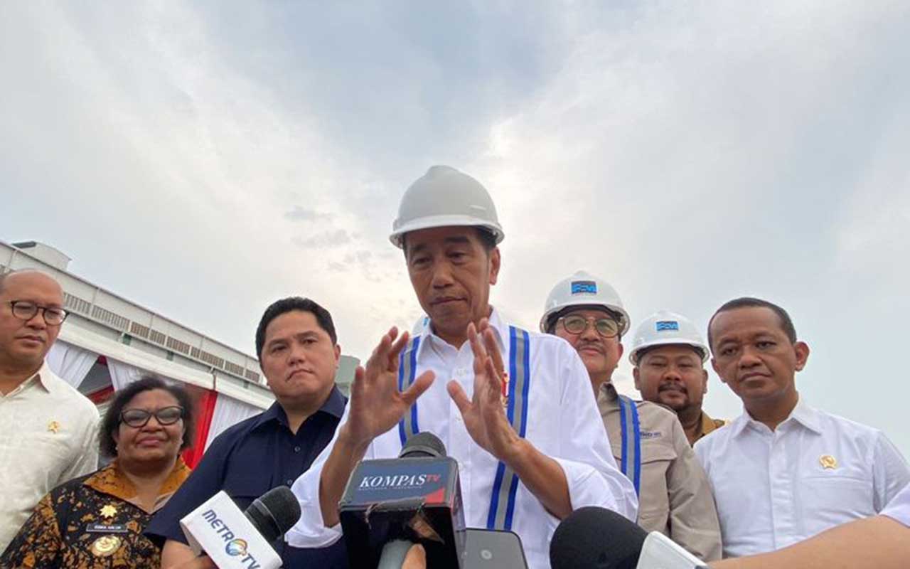 Presiden Joko Widodo saat meresmikan smelter PT Freeport Indonesia, smelter PT Freeport di gresik, 2 menteri resmikan smelter PT Freeport di Gresik, peresmian smelter, Jokowi Resmikan Produksi Smelter Freeport di Gresik. Foto: Ist.