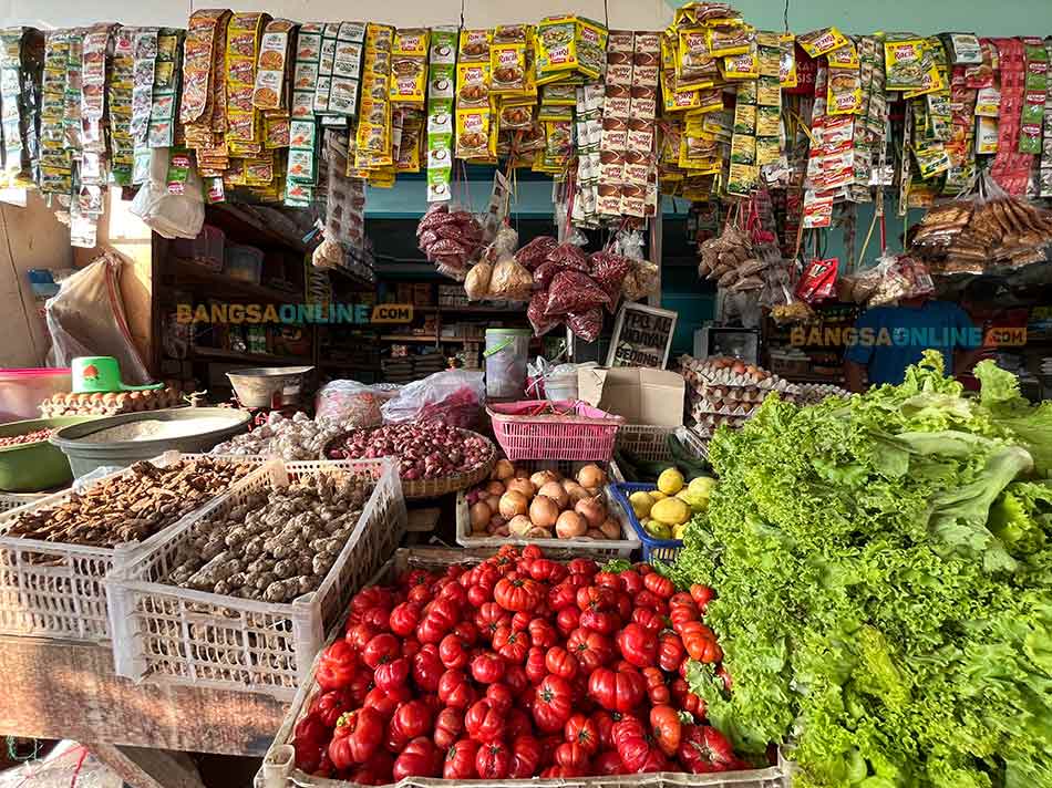 Harga sembako di Jatim per hari ini cenderung stabil. Foto: Sulthon/Bangsaonline.