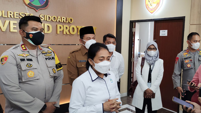 Menteri PPPA Bintang Puspayoga saat mengunjungi Mapolresta Sidoarjo.