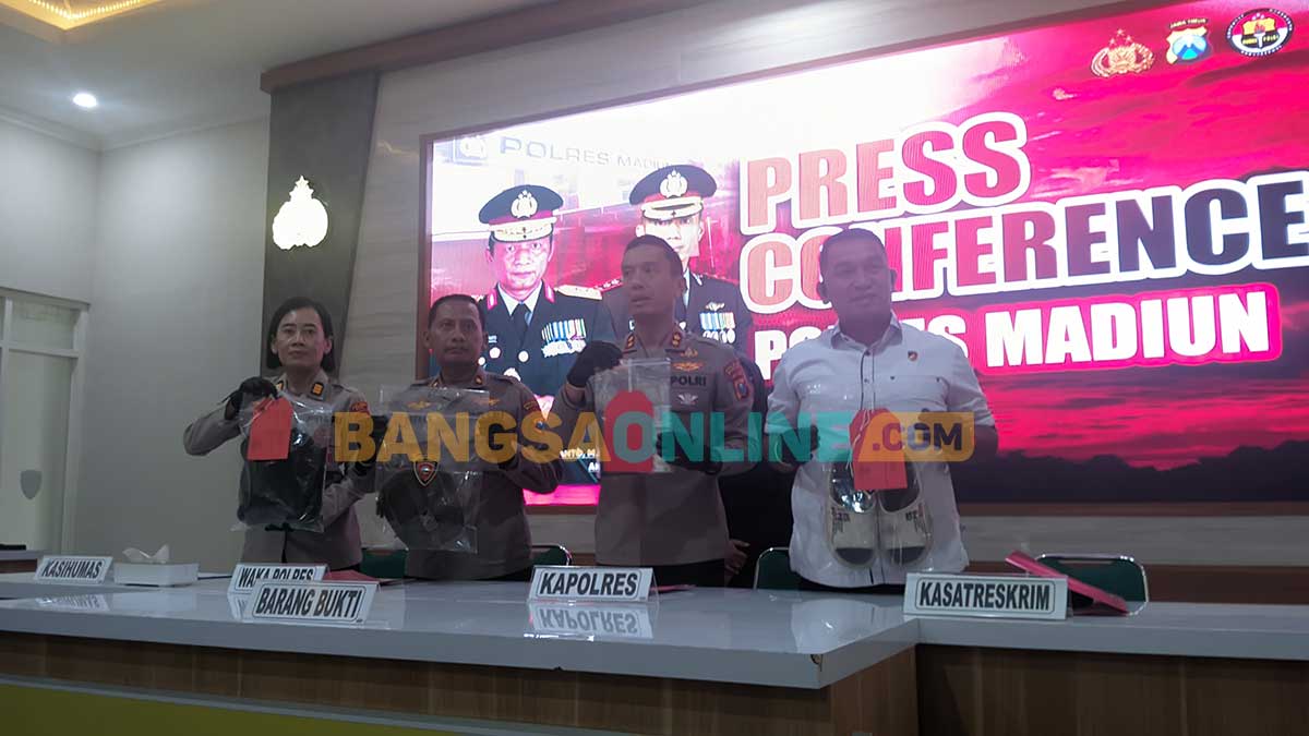 Konferensi pers terkait kasus curanmor atau pencurian kendaraan bermotor di Mapolres Madiun. Foto: HENDRO SUHARTONO/BANGSAONLINE