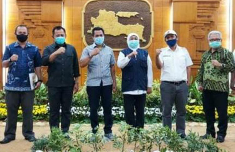 Temui Perwakilan Buruh, Gubernur Khofifah Penuhi Tuntutan Kirim Surat ke Presiden