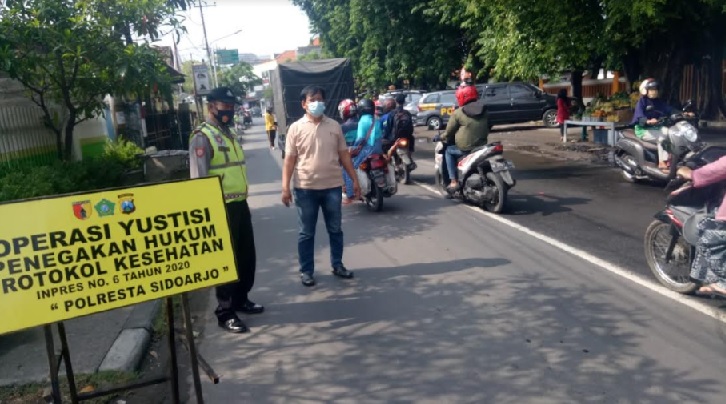 Razia Protokol Kesehatan di Krian Sidoarjo, Petugas Tindak 94 Orang
