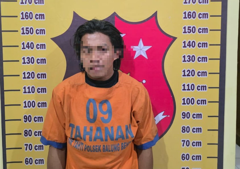 Pelaku yang diamankan di Polsek Balongbendo