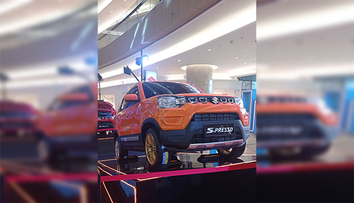 Suzuki S-Presso yang dipamerkan di Pakuwon Mall Surabaya.