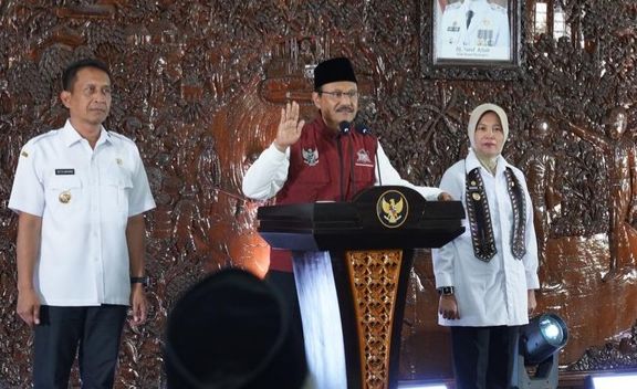 Mensos Saifullah Yusuf saat sosialisasi DTSEN kepada Kades di Bojonegoro
