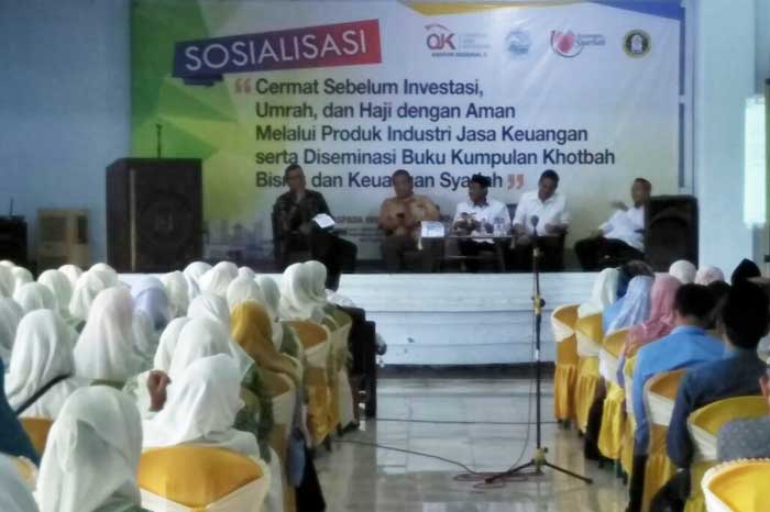 Sosialisasi Waspada Investasi Ilegal dan Pasar Keuangan Rakyat Tahun 2017 di Unhasy (Universitas Hasyim Asy’ari), Tebuireng, Jombang, Rabu (4/10/2017) foto: ROMZA/BANGSAONLINE