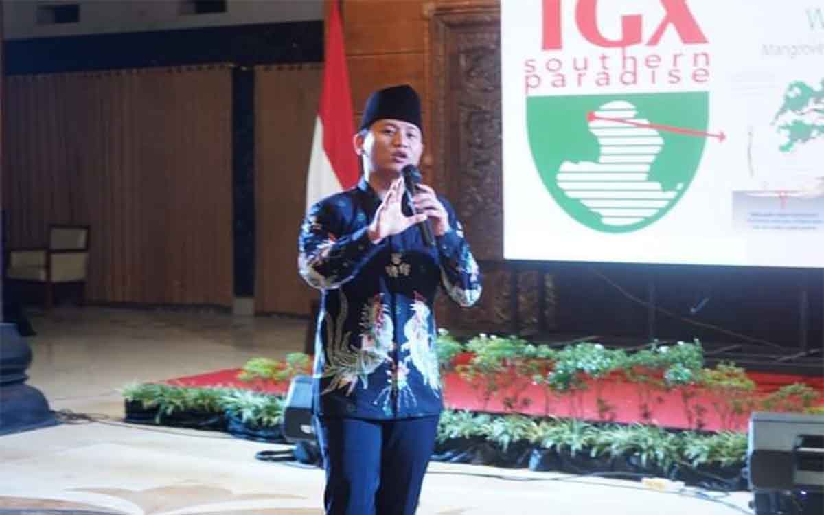 Bupati Trenggalek, Mochamad Nur Arifin.