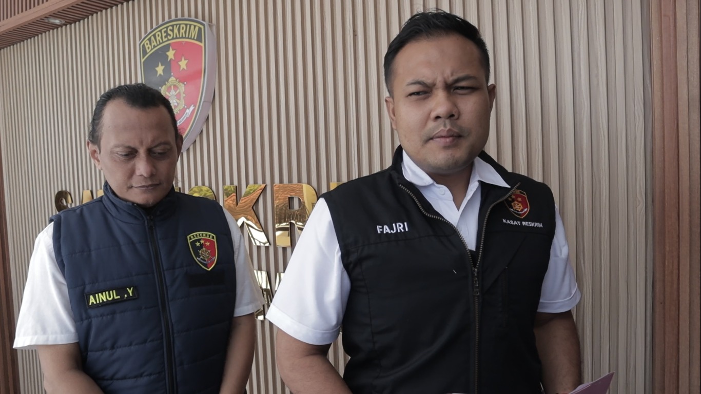Kasatreskrim Polres Sampang Iptu Nur Fajri Alim (kanan)