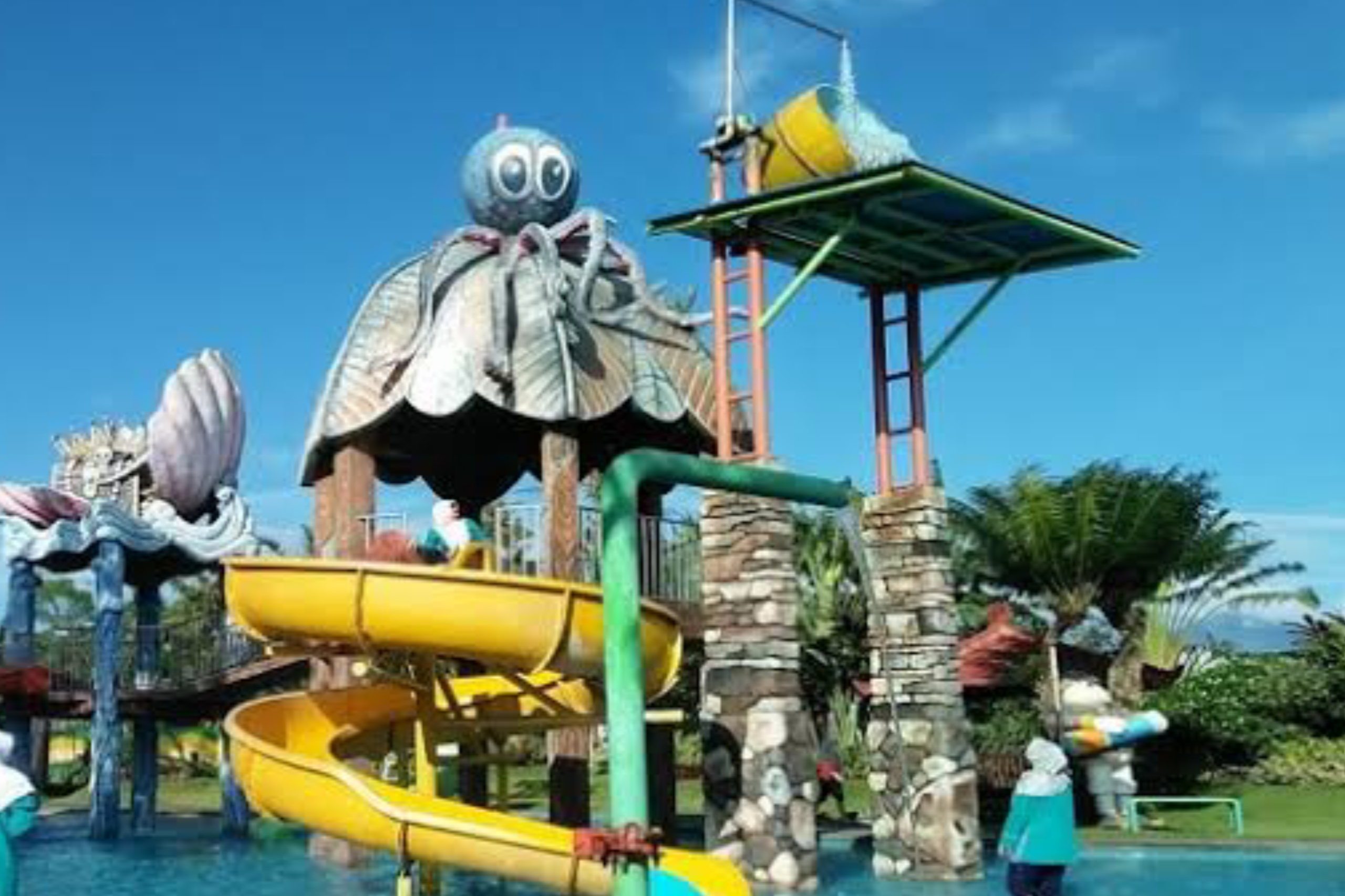 Destinasi Wisata Wahana Air Water Park Tirtasani