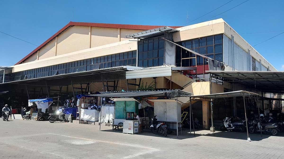 Pasar Induk Mimbaan Baru, Situbondo.
