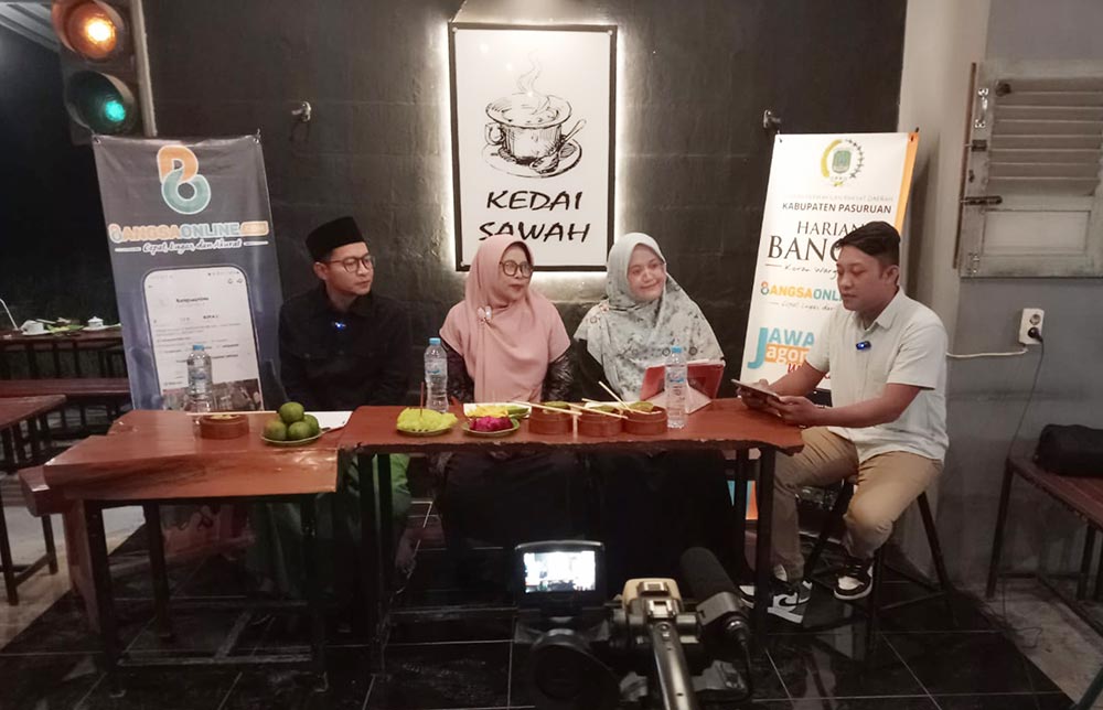 Dari kiri, Anggota Komisi II H. Sa