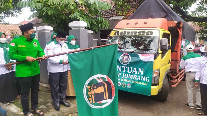 Muscab ke IX, DPC PPP Jombang Kirim Ratusan Paket Sembako ke Korban Bencana Semeru