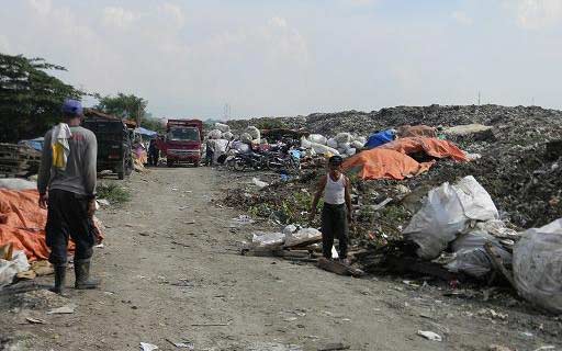 Pengelolaan Tempat Sampah di Kota Gresik Buruk  Bangsa 