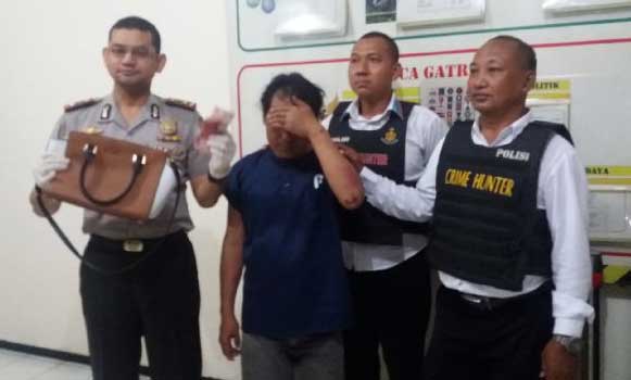 Jambret Apes, Jatuh di Rel KA Ngagel