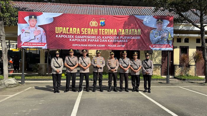 Kapolres Kediri Pimpin Sertijab Kasi Humas dan 3 Kapolsek