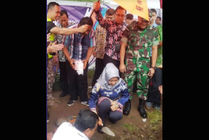 Wali Kota Mojokerto meletakkan batu pertama pembangunan pasar Benpas.