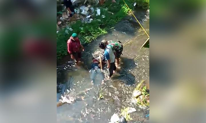 Dibonceng Teman Mabuk, Tewas Terlempar ke Sungai