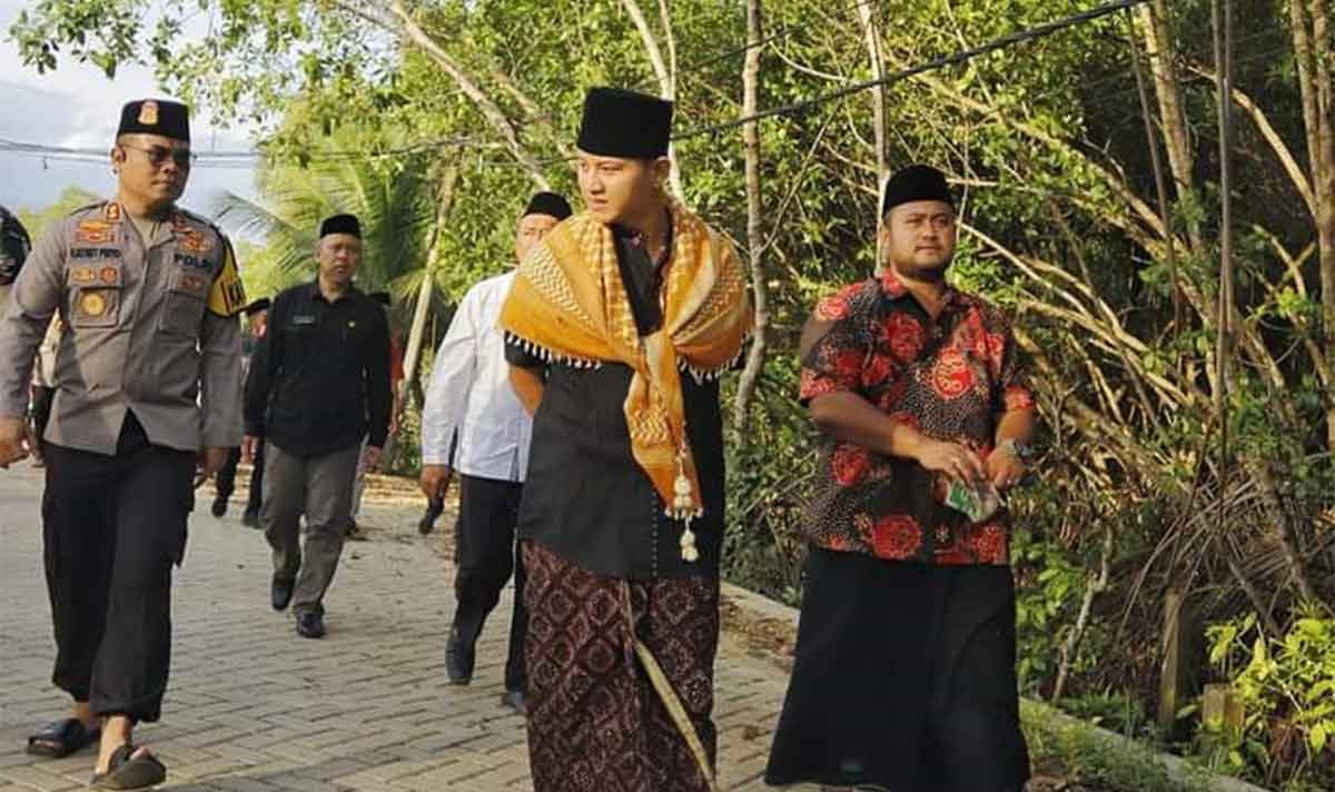 Bupati Trenggalek, Mochamad Nur Arifin, saat meninjau proyek di Kecamatan Munjungan.
