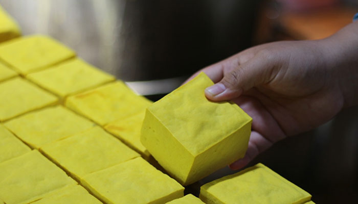 Tahu kuning, produk unggulan khas Kota Kediri. Foto: Ist