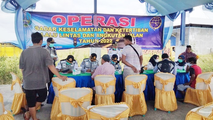 Operasi Gabungan Dishub Jatim dengan Dishub dan Polres Pamekasan berhasil menjaring 52 Kendaraan Roda empat di Pamekasan.