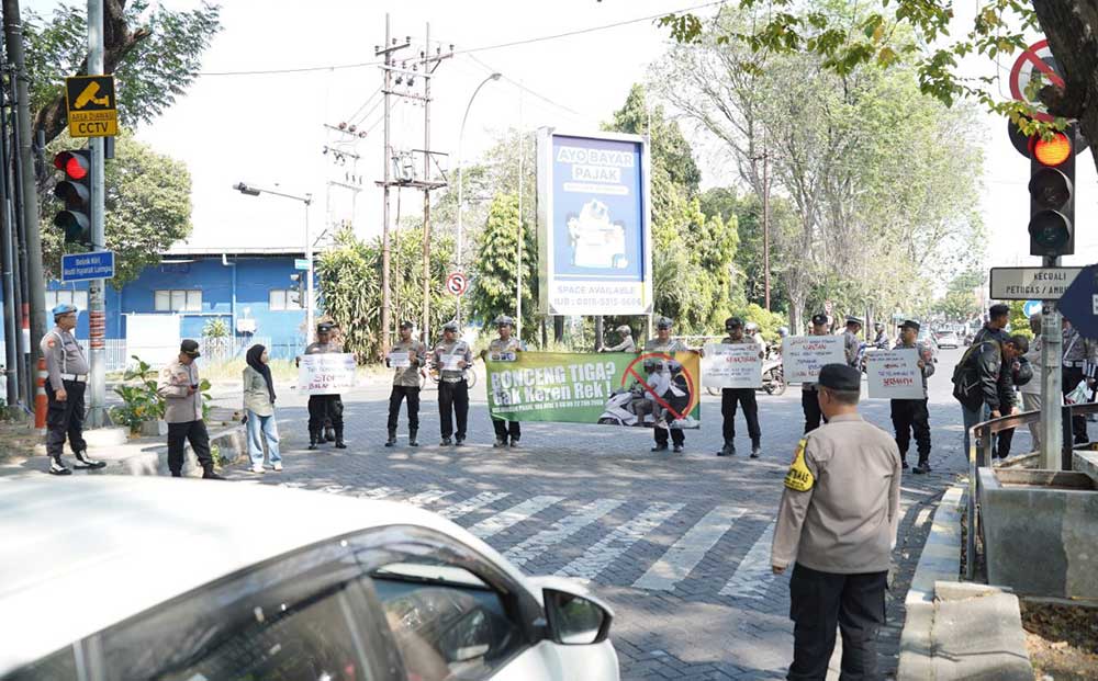 Hari Terakhir Operasi Patuh Semeru 2025, Polsek Tenggilis Mejoyo Kampanye Bahaya Balap Liar