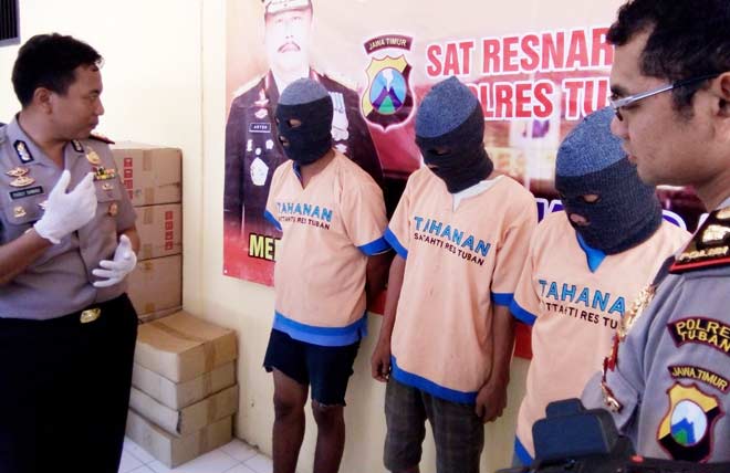 Polres Tuban bekuk Tiga Pengedar dan Pemakai Sabu-Sabu