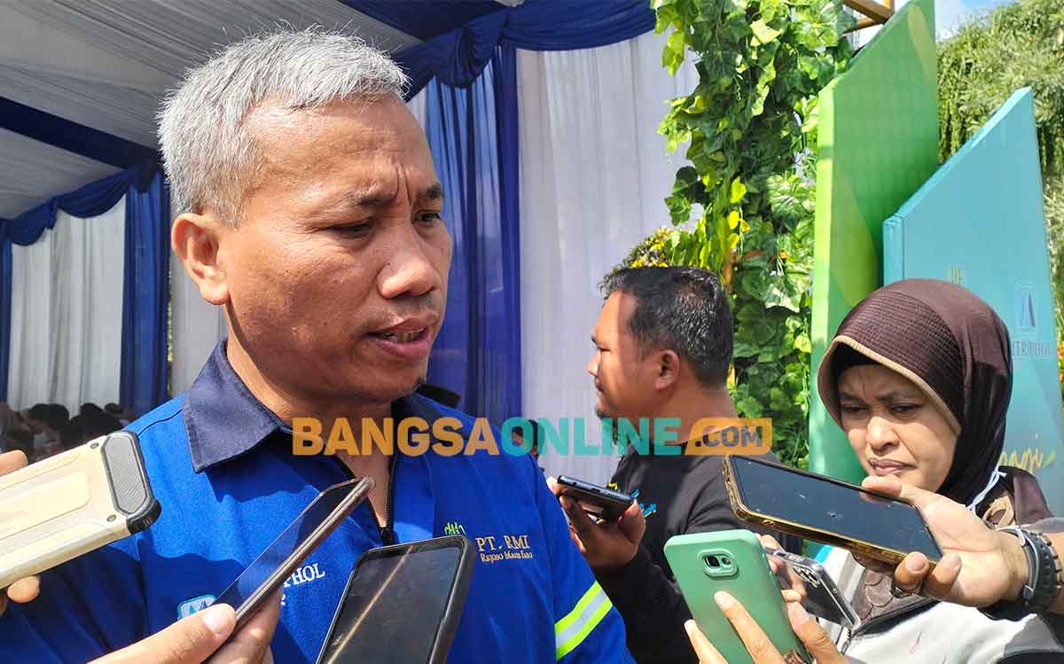 Manajer Eksternal PT RMI Rejoso Blitar, Putut Hendaruji. Foto: AKINA NUR ALANA/BANGSAONLINE