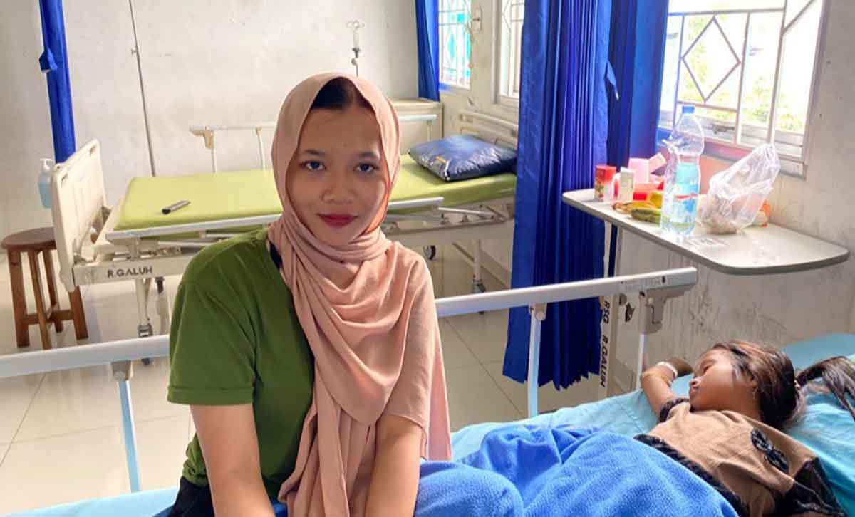 Alifia Zumrotul Nisa (21), seorang mahasiswa yang menjadi peserta JKN dari Kecamatan Kandat, Kabupaten Kediri.