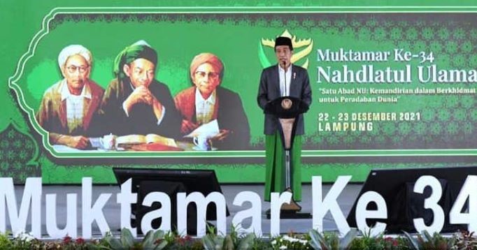 Presiden RI Joko Widodo saat memberikan sambutan pada pembukaan Muktamar  ke-34 NU di Pondok Pesantren Darussa