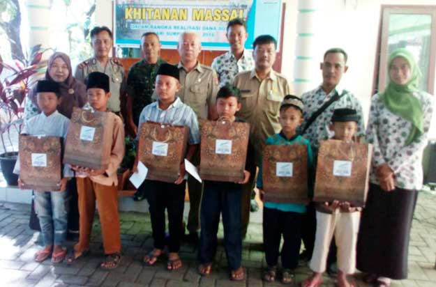 Koramil Geneng Gelar Khitanan Massal