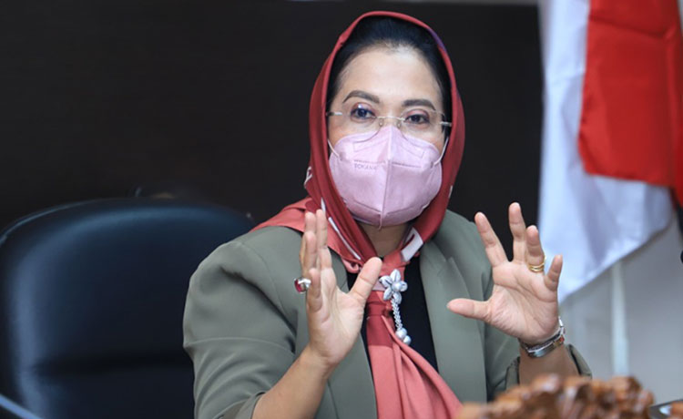 Dr. Sri Untari Bisowarno, Ketua Umum Dekopin. (foto: ist)