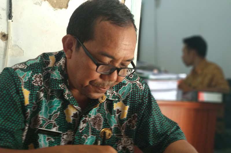Sudaryono, Kapala Sekretaris Bawaslu Pacitan. foto: YUNIARDI S/ BANGSAONLINE