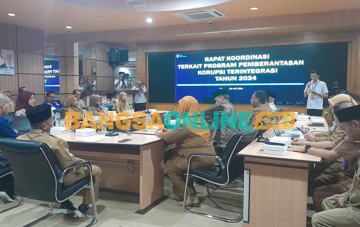 Rapat koordinasi tentang pencegahan korupsi di Pemkab Situbondo. Foto: SYAIFUL BAHRI/BANGSAONLINE